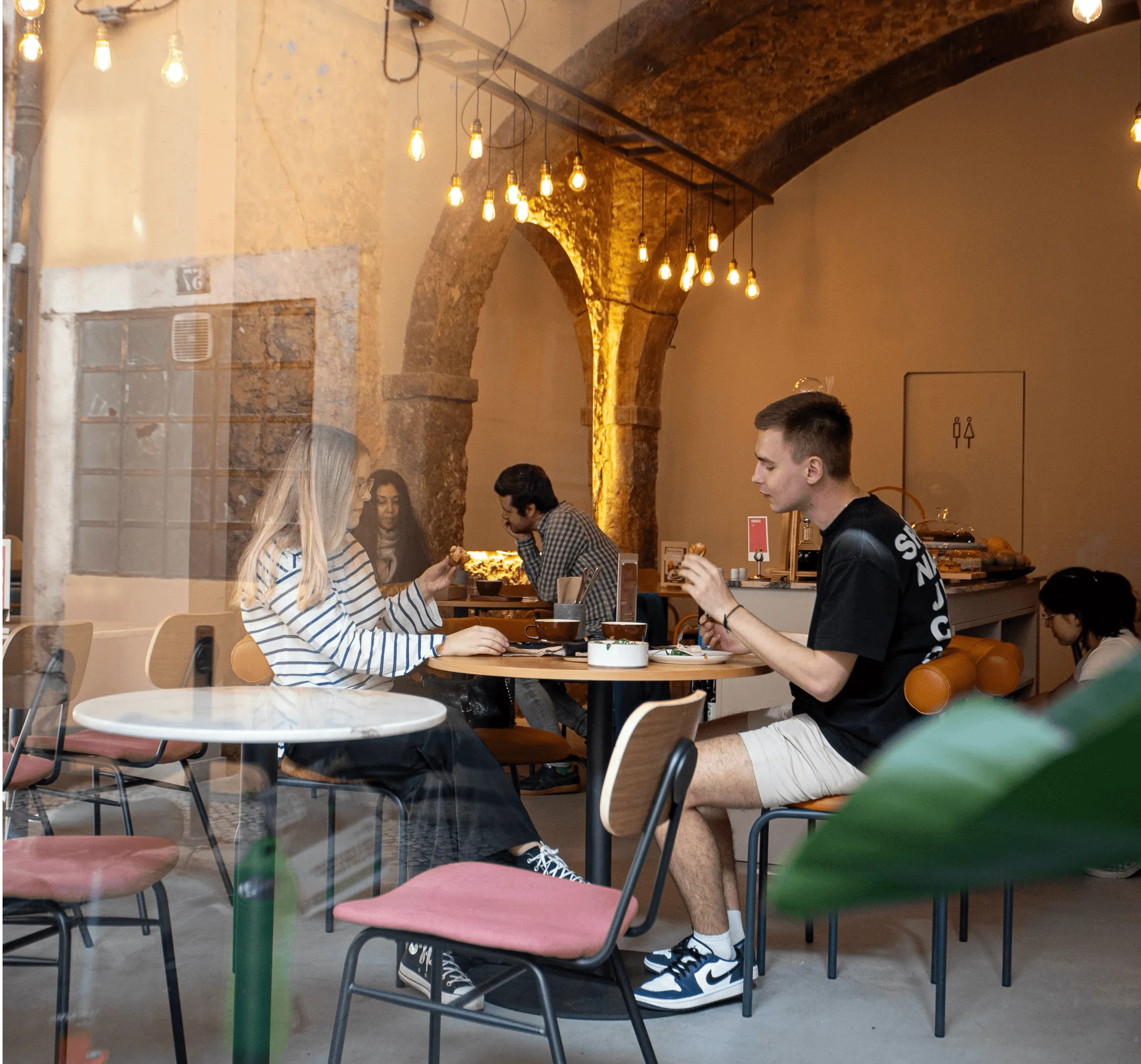 Quest cafe atmosphere