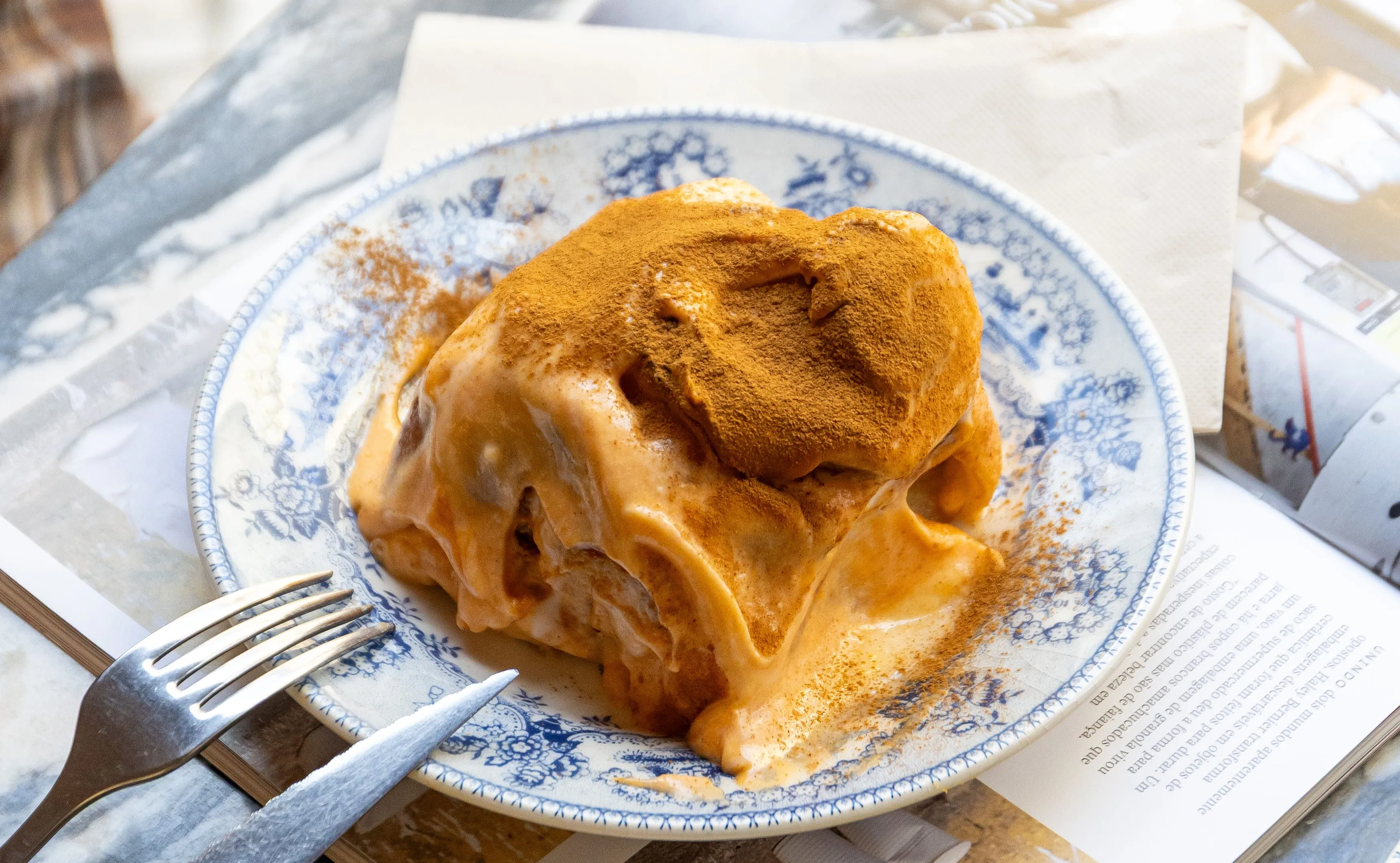Signature cinnamon roll at Quest cafe in Lisbon